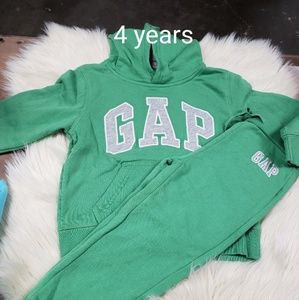 Baby gap Sweater and pants set
